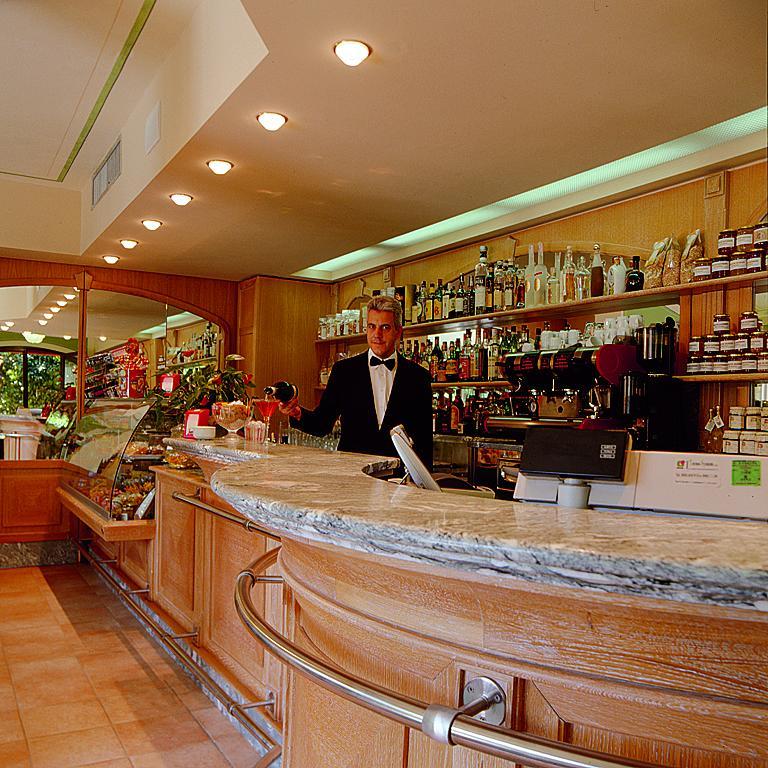 Hotel Ristorante La Lanterna Castelnuovo di Garfagnana Exterior photo